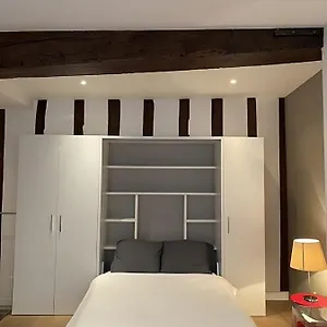 Appartement Modern In The Heart Of St-germain, Paris
